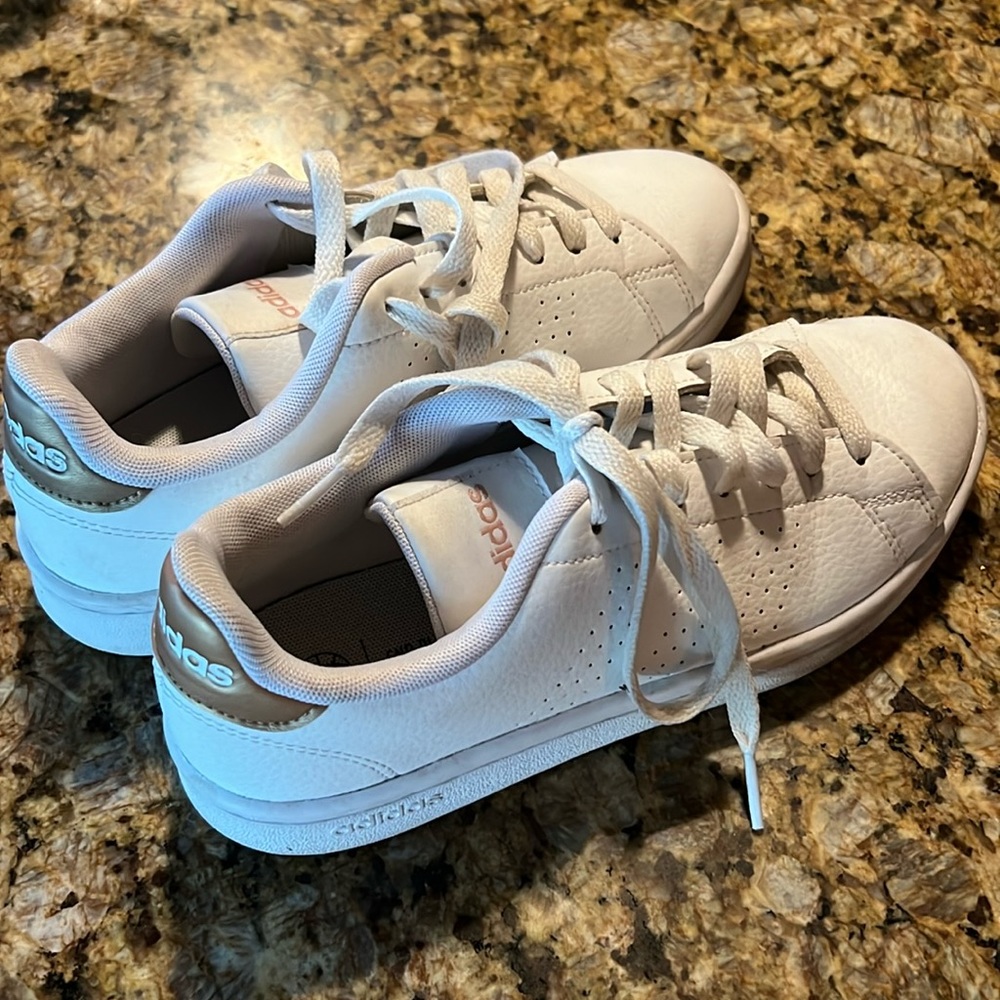 Adidas Sneakers